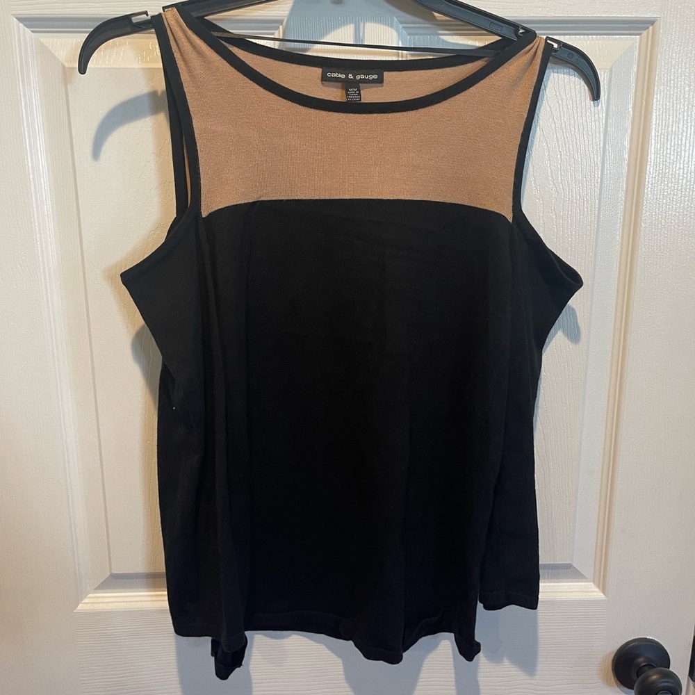 Cable & Gauge dress shirt Medium.  Long sleeve with shoulders out